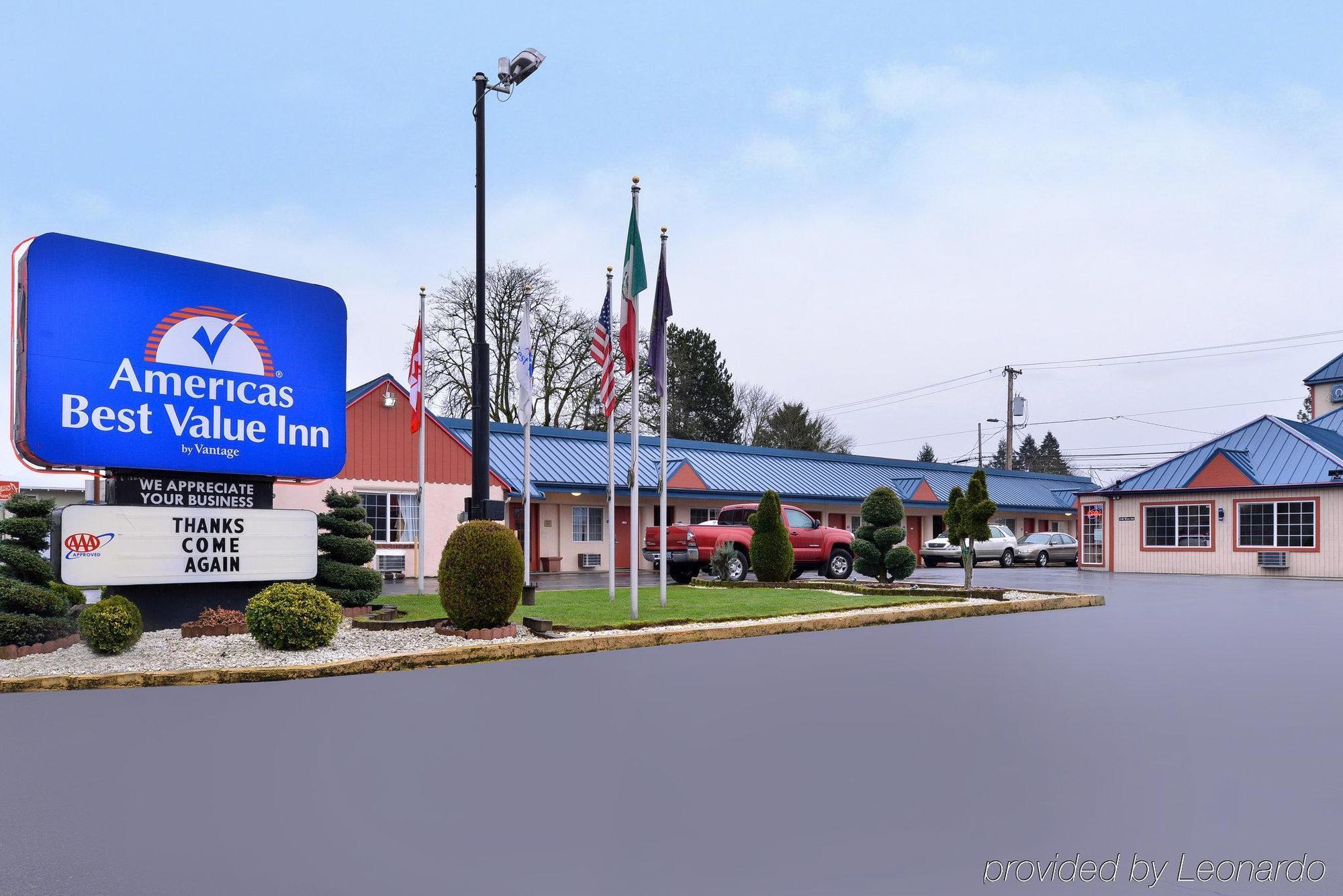 アメリカズ ベスト バリュー イン ユージーン エクステリア 写真
